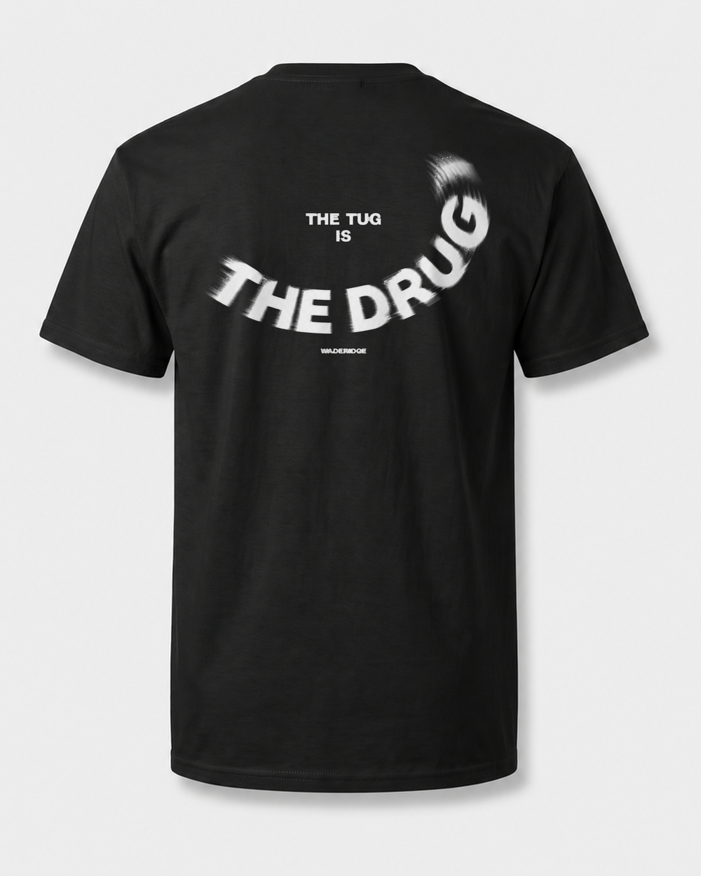 tee black trước