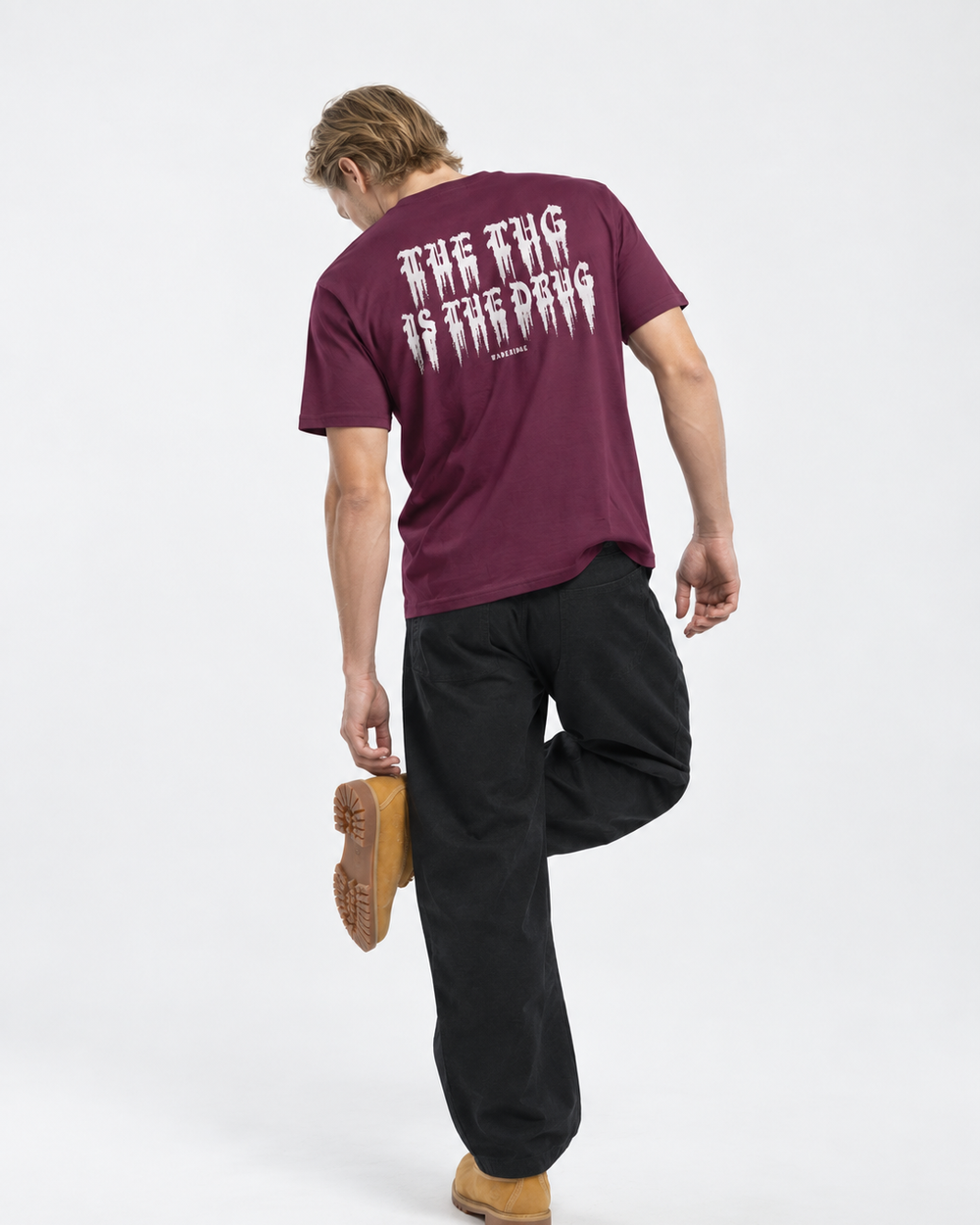 tee model maroom front
